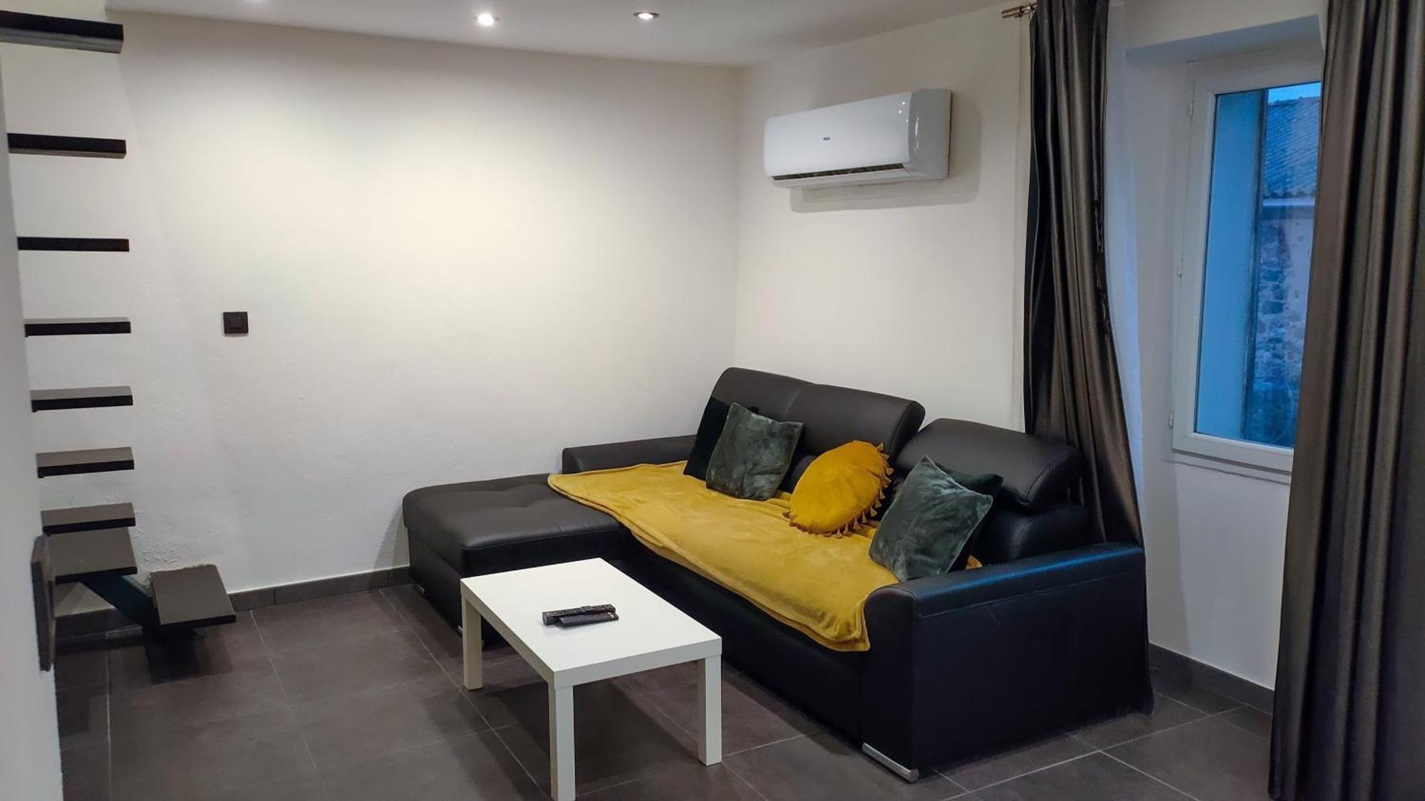 U Casone, B&w Modern Apartment, Spa, Wifi, Air-conditioning, Free Parking, Decreasing Prices Apartment Aghione