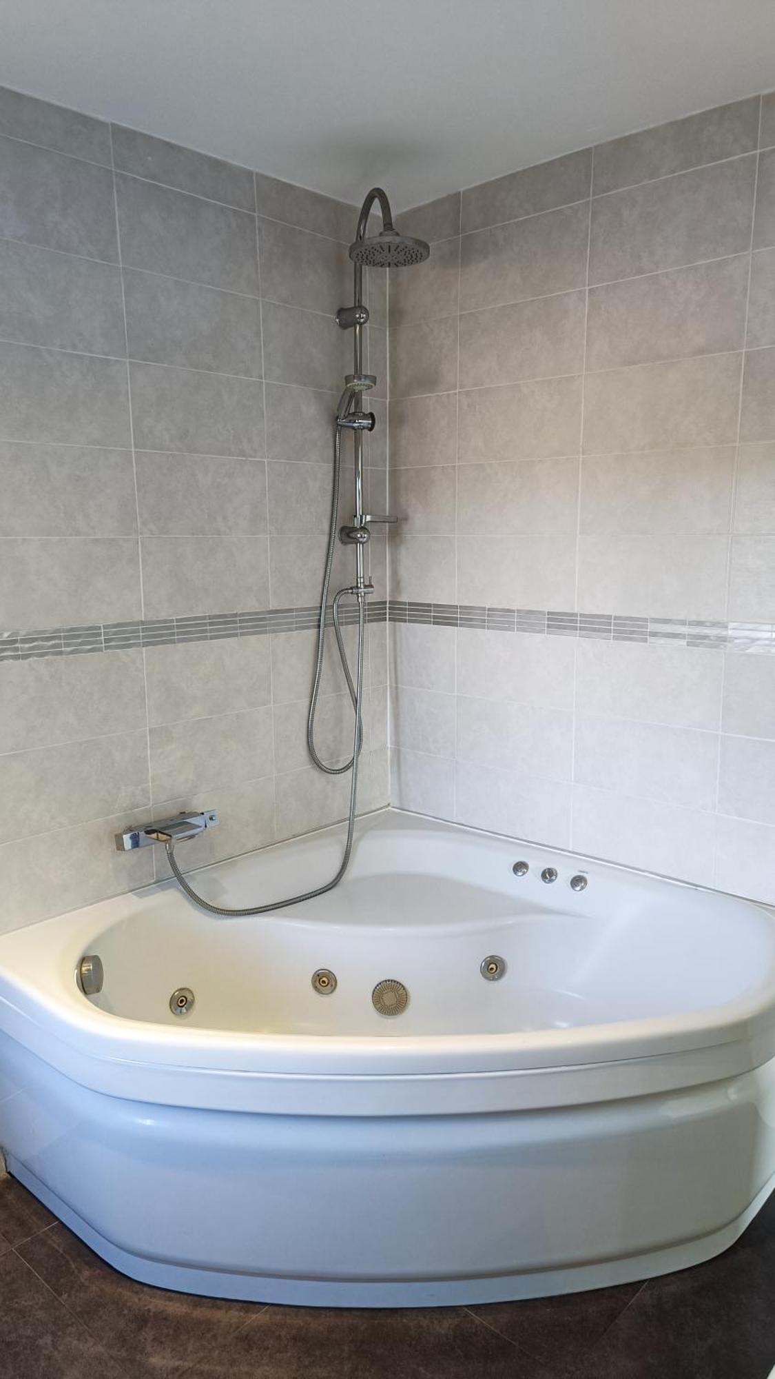 Apartment U Casone, B&w Modern Apartment, Spa, Wifi, Air-conditioning, Free Parking, Decreasing Prices *
